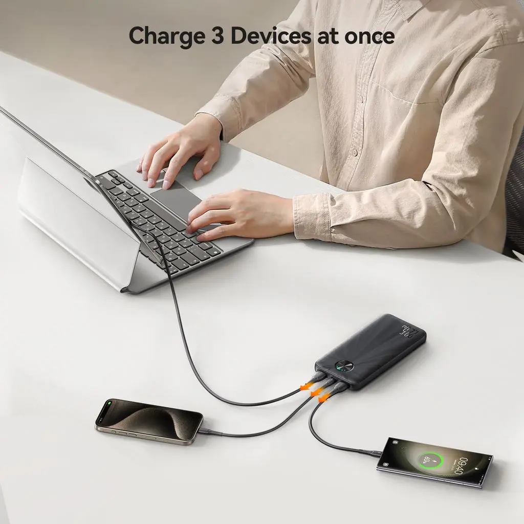 Powerbank 10000 mAh 22.5W LED - Trippel utgång Svart