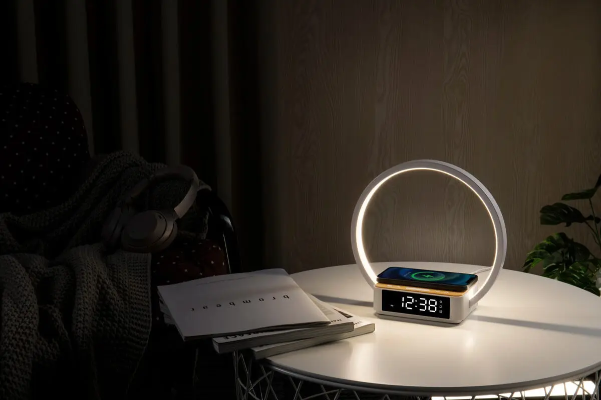 Wake-Up Light Digital Väckarklocka med trådlös Qi-laddning Vit