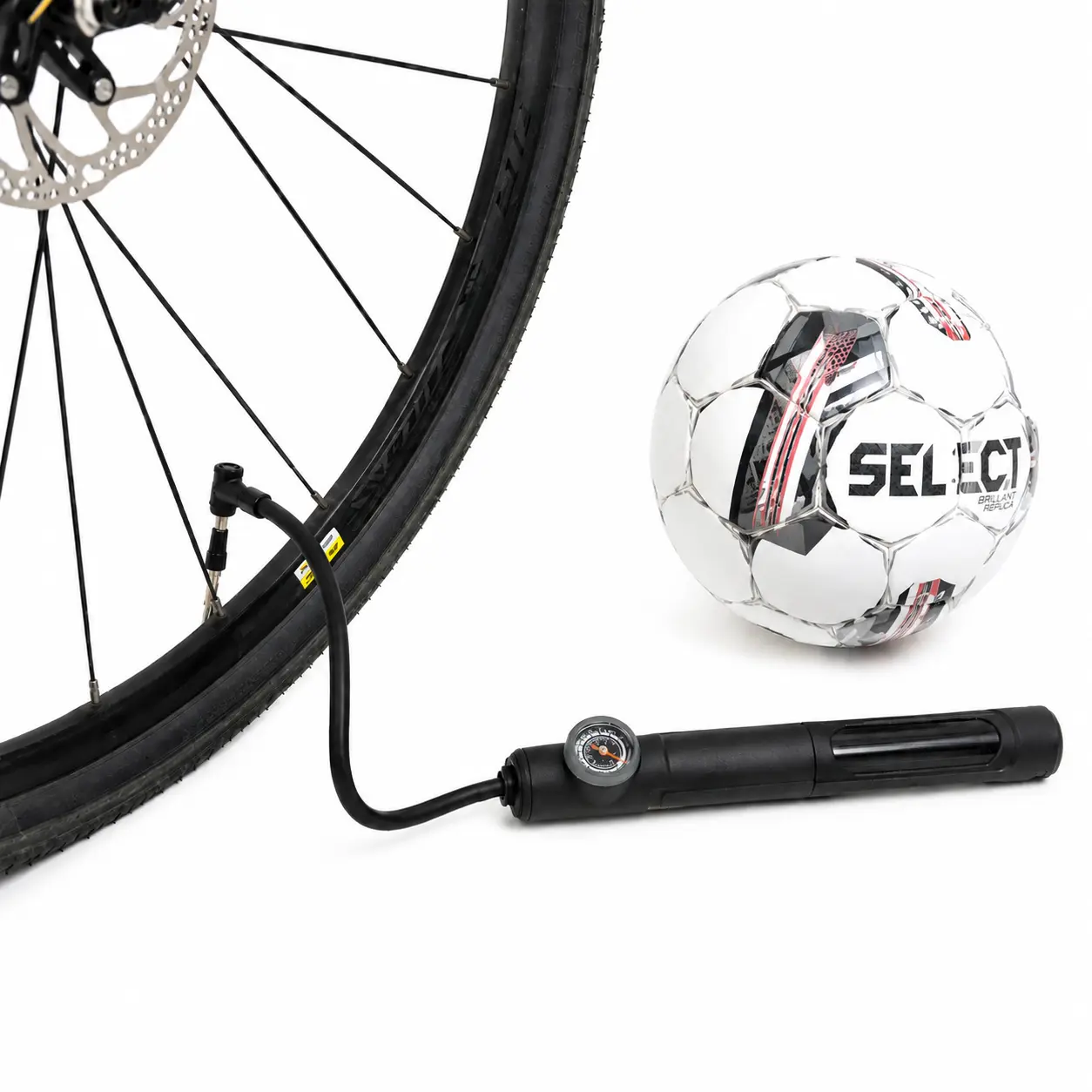 Sykkelpumpe/Ballpumpe med trykkmåler og 4 adaptere